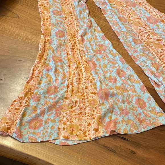 Free People NWT bell bottom palazzo pants 
Size XS - Picture 6 of 6